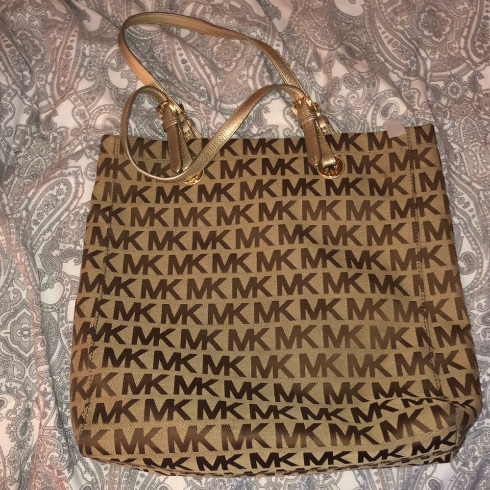 Micheal Kors bag